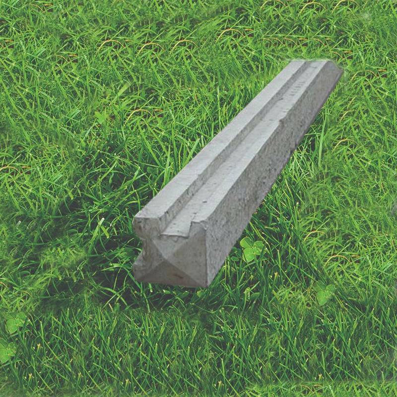 Concrete slotted corner fence post